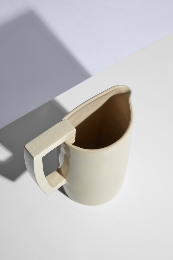 "D" JUG / VANILLA