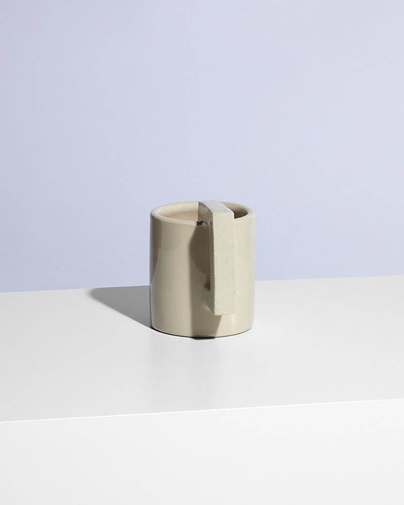 "D" MUG / VANILLA